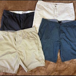 FOUR pairs of mens size 40 shorts, Old Navy and Hang Ten, blue cream gray